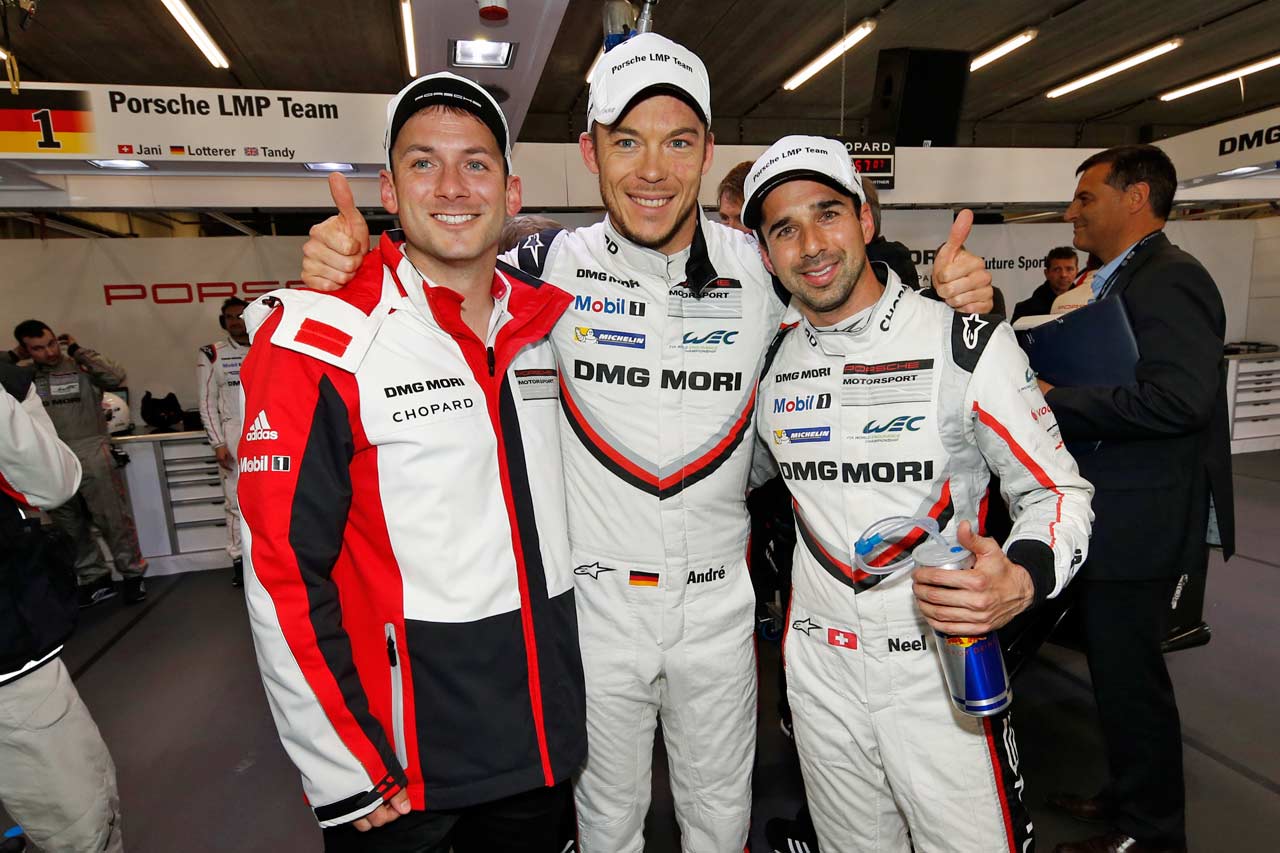 今季、ポルシェに移籍したアンドレ・ロッテラー（中央）