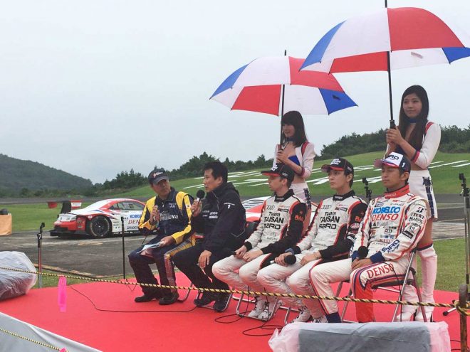 トークセッションに出演した（手前から）平手晃平、山田真之亮、ジェイク・パーソンズ、佐藤勝之代表