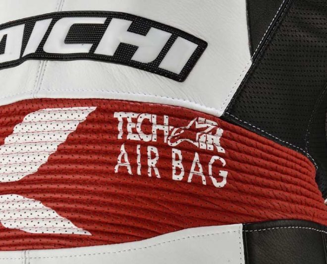 RSタイチのエアバッグ付き最新ライディングギア