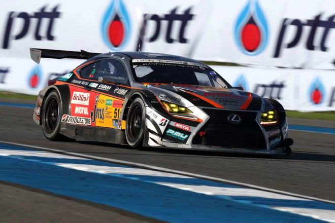 今季2勝目を挙げたJMS P.MU LMcorsa RC F GT3