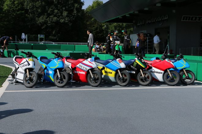 MotoGP日本GP限定カラーのモトレーサー