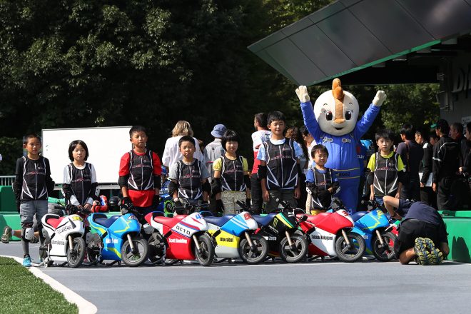 モトレーサータイムアタック選手権で選抜された子供たち
