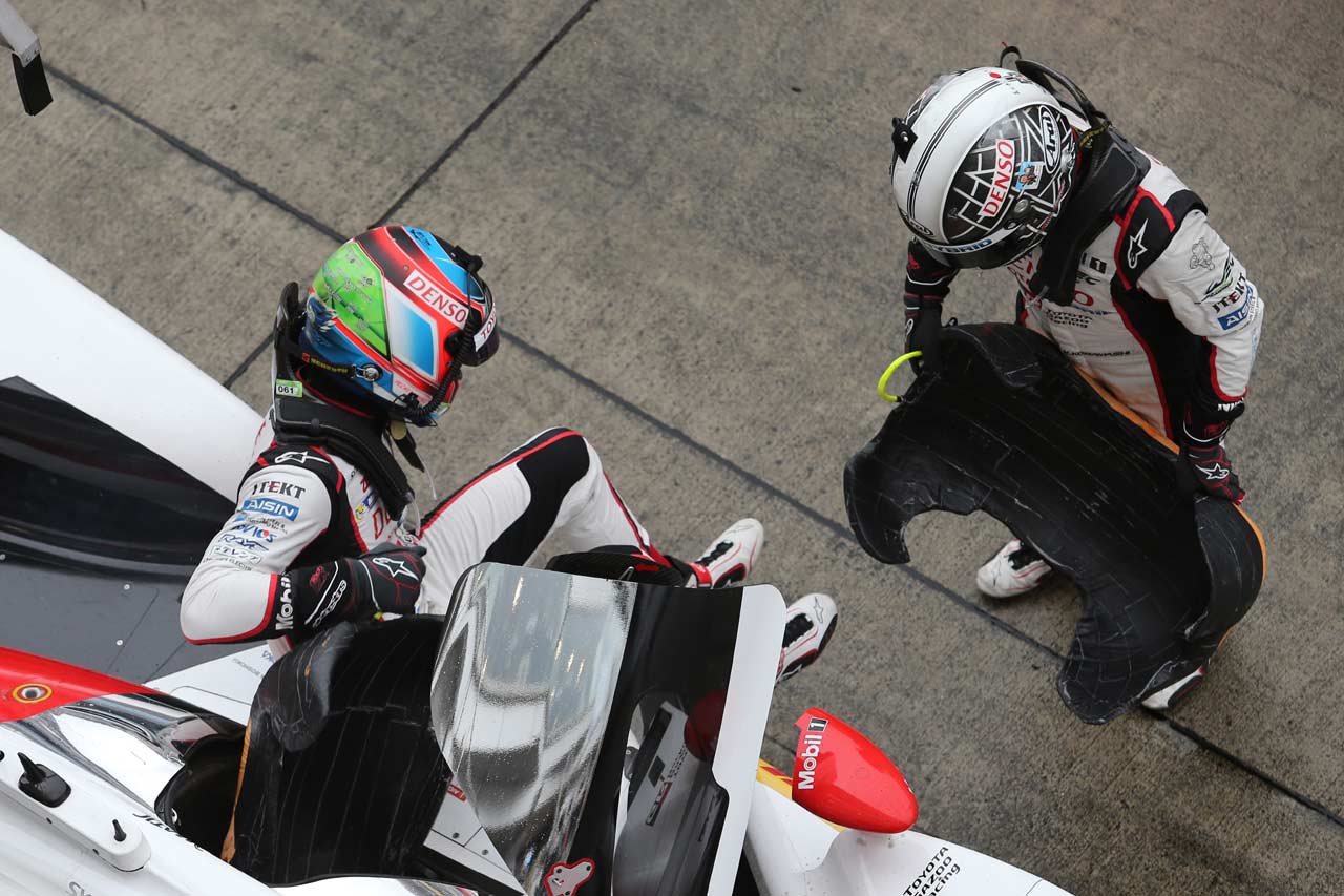 ホセ-マリア・ロペス（左）と小林可夢偉（右）