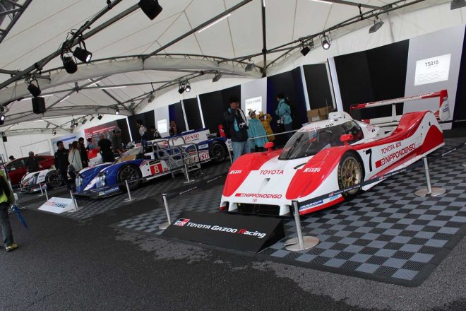 TS010、TS030ハイブリッド、TS050ハイブリッドが展示されたTOYOTA GAZOO Racingブース