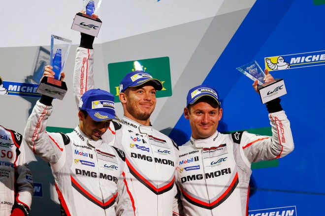 3位表彰台を獲得した1号車ポルシェ919ハイブリッドのドライバーたち