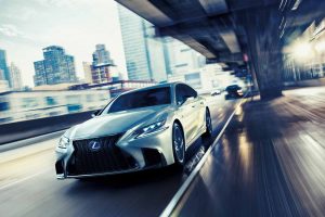 LS500h “F SPORT”(ホワイトノーヴァガラスフレーク)