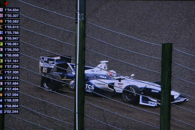 デグナーでマシンを止めたナレイン・カーティケヤン