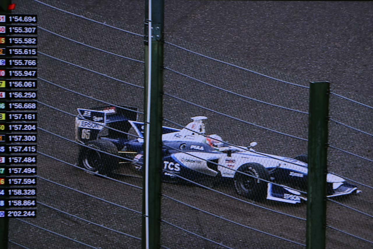 デグナーでマシンを止めたナレイン・カーティケヤン