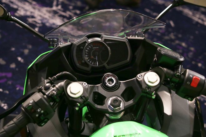 ニンジャ400のメーター回り