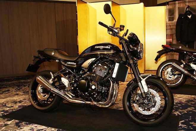 Z900RS（メタリックスパークブラック）