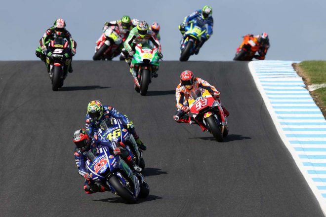 リスクのあるポジションで走るマルク・マルケス