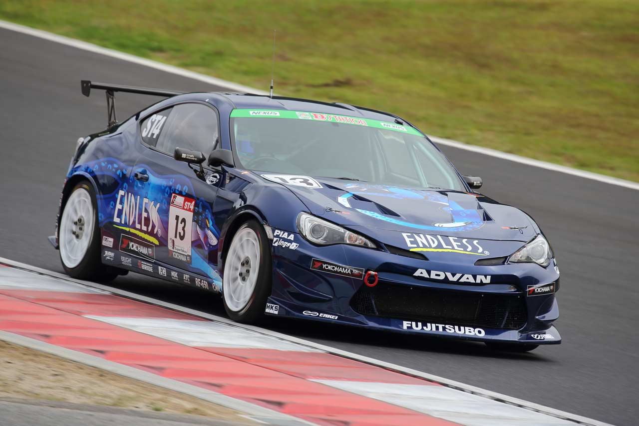 13号車ENDLESS ADVAN 86