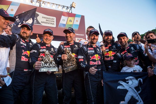 プジョーは2017年のダカールラリーで表彰台を独占
