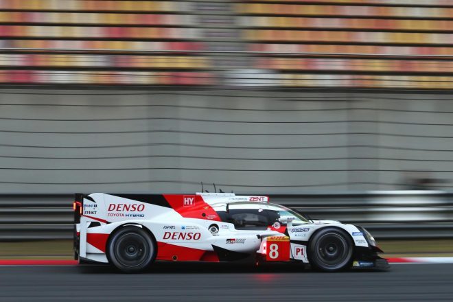 初日は2番手につけた8号車トヨタTS050ハイブリッド