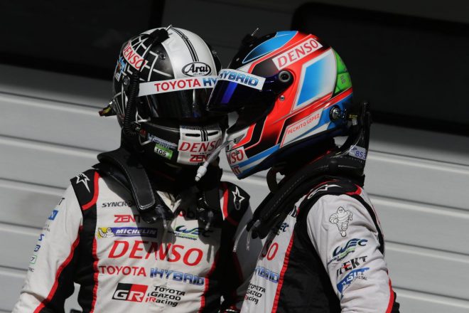 小林可夢偉（左）とホセ-マリア・ロペス（右）