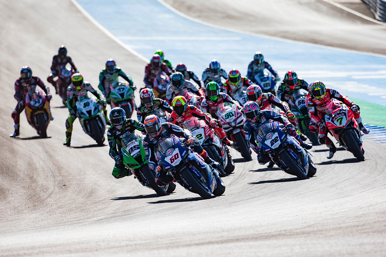 2017 SBK第12戦へレス レース2スタートシーン
