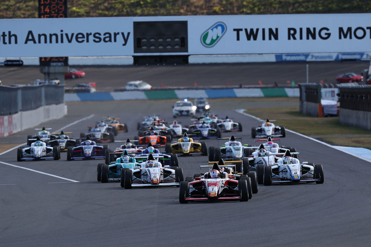 2017FIA-F4第13戦もてぎ 決勝スタート