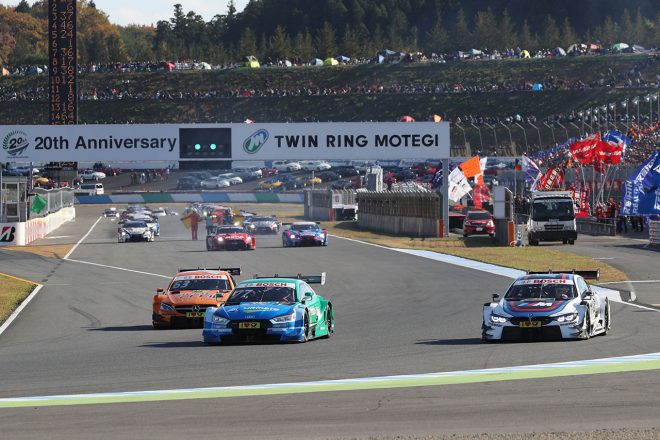 パレードラップにはDTM3車も参加