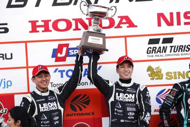 最終戦で今季初優勝を飾った黒澤治樹／蒲生尚弥