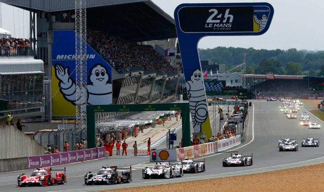 2015年のル・マンでは予選トップ3を独占。17号車ポルシェを駆るニール・ジャニが当時のレコードタイムを記録した。