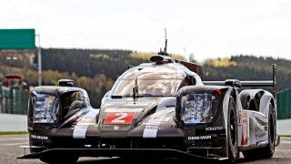 第2戦スパでル・マンで用いるローダウンフォース仕様が登場。ヘッドライトも4灯式から多灯式に変更された。