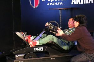 レース途中、ハンドルが外れてしまうハプニングが発生