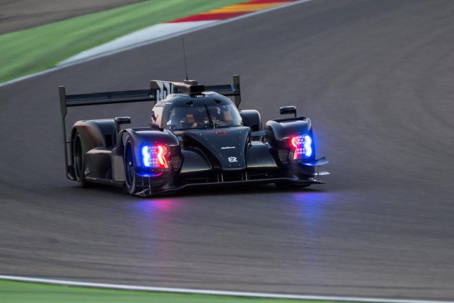 ヘッドライトを点灯すると”BR”の文字が浮かび上がる