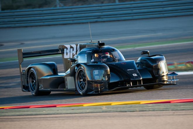 アルガルベ・サーキットでテストを行うBR1。全体的なシルエットは2015年型ポルシェ919ハイブリッドを彷彿とさせる