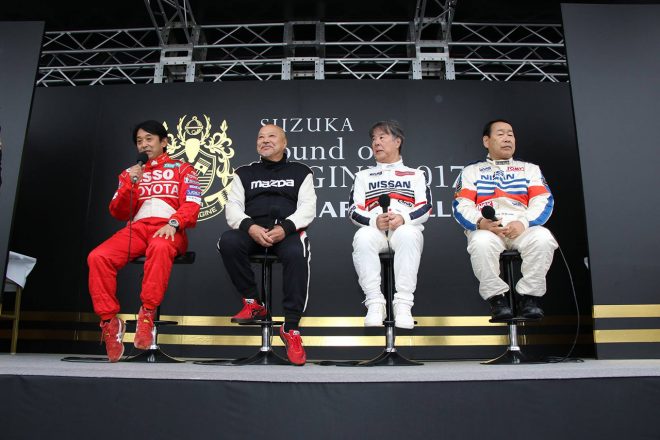 トークショーに登場した片山右京（左）、寺田陽次郎（中左）、星野一義（中右）、長谷見昌弘（右）