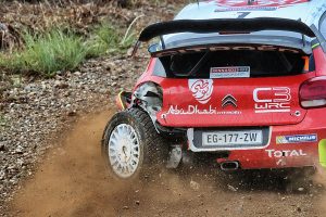 クラッシュでマシンにダメージを負ったステファン・ルフェーブル(シトロエンC3 WRC)