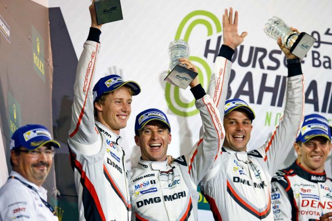 2位表彰台を獲得したブレンドン・ハートレー、アール・バンバー、ティモ・ベルンハルト