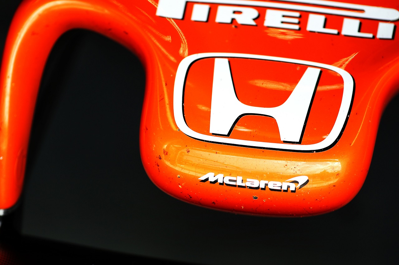 2017年マクラーレンMCL32に記されたホンダのロゴ