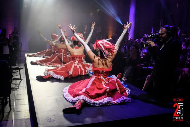 イベントではフレンチカンカンのショーも