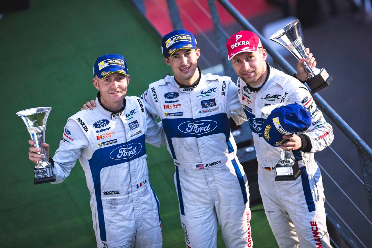 第2戦スパで3位表彰台に上がったオリビエ・プラ（左）、ジミー・ジョンソン（中央）、ステファン・ミュッケ（右）