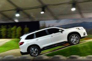 スバル・アセント エクステリア