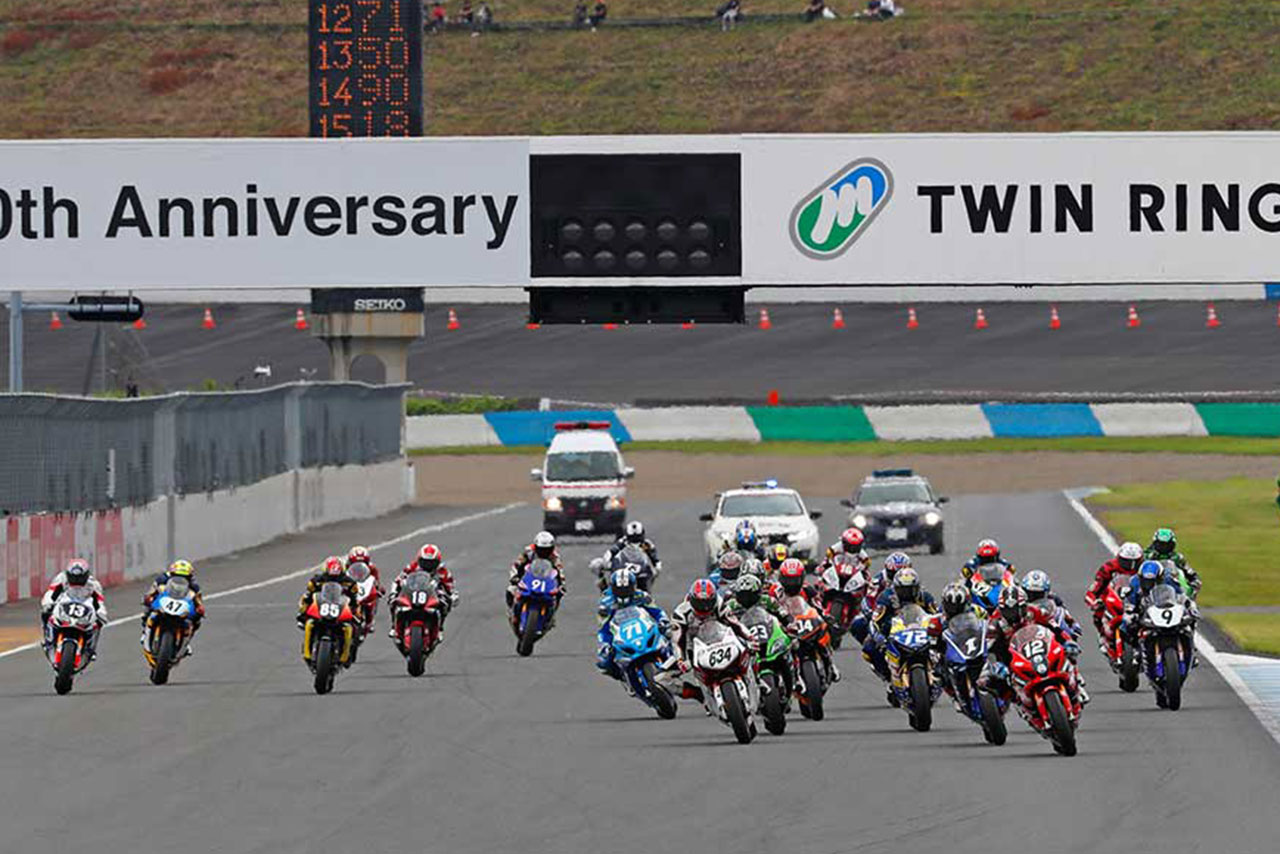 2017年は全9レースだったJSB1000。2018年は4レース増え全13レースに