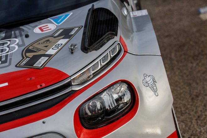 シトロエンC3 R5は、テスト車でおなじみのカモフラージュ柄はまとわず走行した