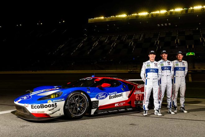 67号車フォードGTを駆るライアン・ブリスコー（左）、スコット・ディクソン（中央）、リチャード・ウエストブルック（右）
