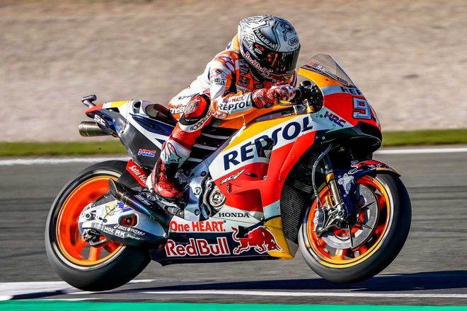 ホンダRC213Vはセオリー通りセンターにマスを集中させているようだ