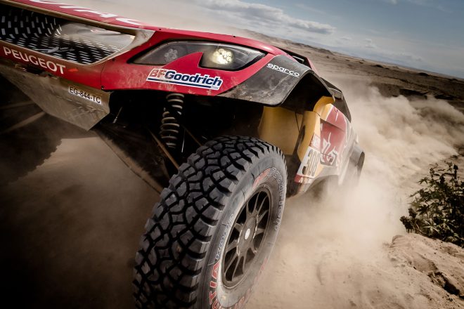 プジョー3008DKR Maxi