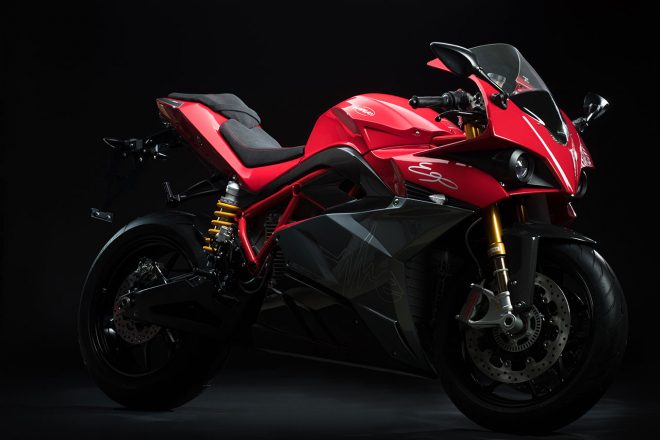 『エネルジカ エゴ』レッドパッション・チタングレー