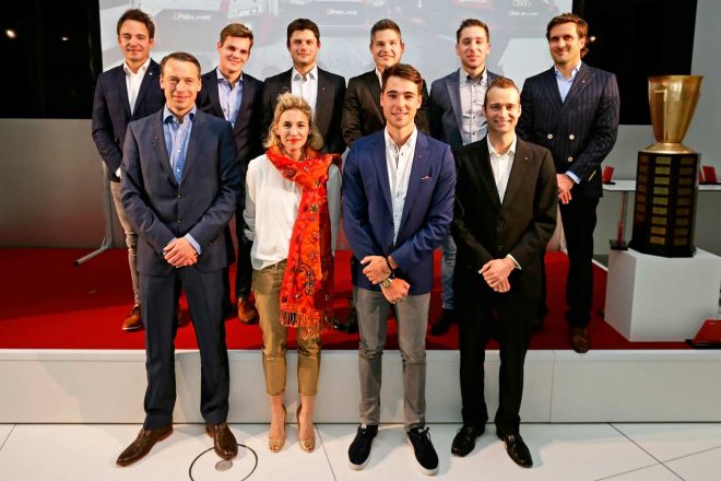 発表されたドライバー陣。後段左からF.ベルビッシュ、D.バンスール、P.カッファー、C.ミース、R.フラインス、M.ウィンケルホック。前段左からF.スティップラー、R.フレイ、K.バン・デル・リンデ、C.ハーゼ