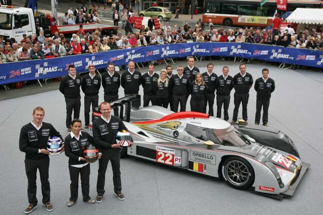 2011年、チーム・クロノス／マルクVDSレーシングのローラ・アストンでル・マンデビューを飾った。