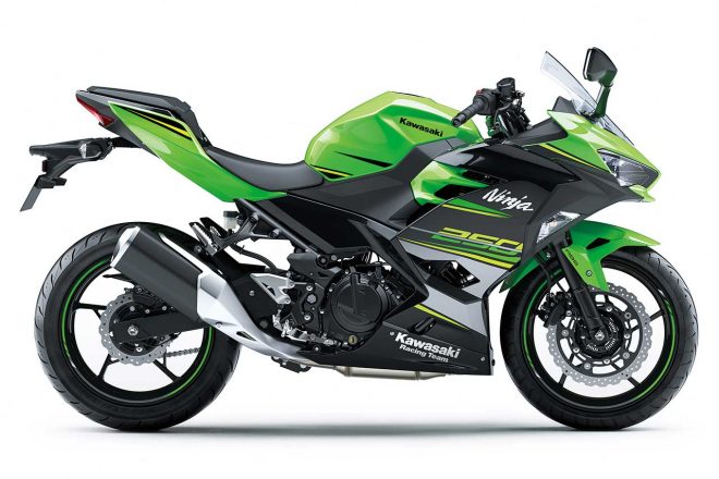 ニンジャ250 KRTエディション／右横