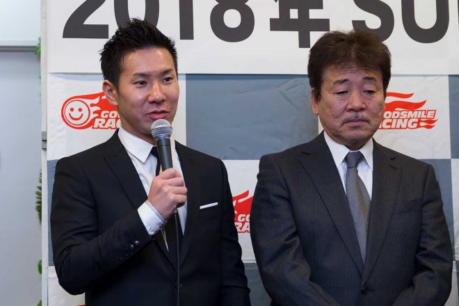 チームのサードドライバーとして鈴鹿10時間を戦う小林可夢偉（左）