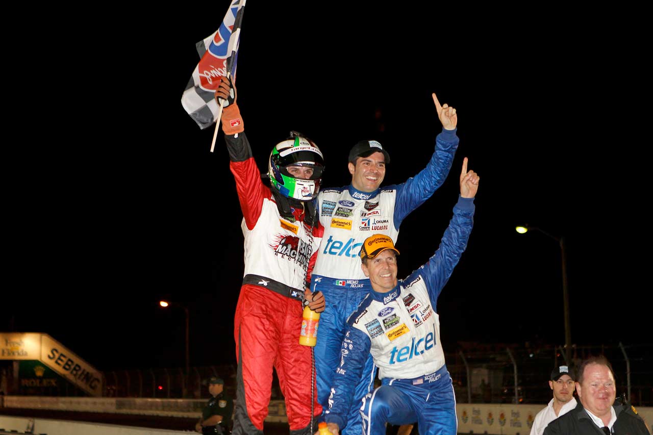 マリーノ・フランキッティ（左）、メモ・ロハス（中央）とともに2014年セブリング12時間を制したスコット・プルエット（右）