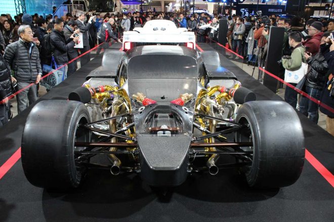 GRスーパースポーツコンセプトのコンポーネントを視認できるカウルレスモデルも展示された。