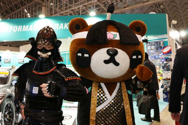 甲冑侍とくまるはレースにも帯同するとのこと