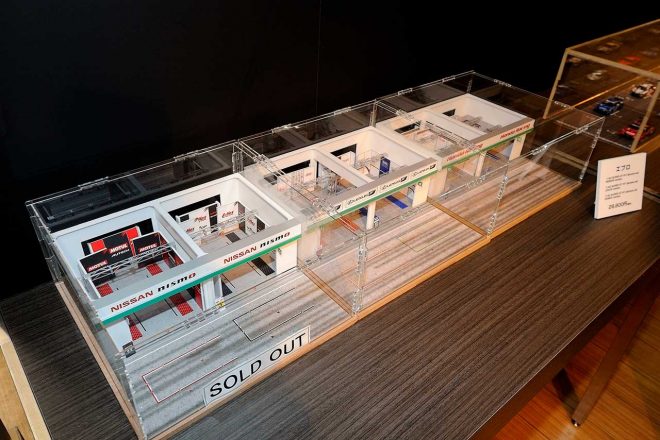 初日ですでに完売しているグッズも