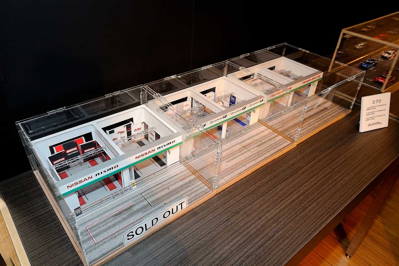 初日ですでに完売しているグッズも